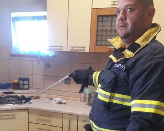 Солински ватрогасци интервенисали због ЗМИЈЕ У ФРИЖИДЕРУ (ФОТО)